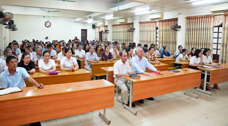 SƠN TÂY TỔ CHỨC HỘI NGHỊ HỌC TẬP, QUÁN TRIỆT, TUYÊN TRUYỀN VÀ TRIỂN KHAI THỰC HIỆN NGHỊ QUYẾT ĐẠI HỘI ĐẠI BIỂU TOÀN QUỐC LẦN THỨ XIV CỦA ĐẢNG.- Ảnh 2.