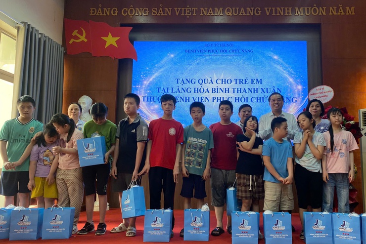 Chung tay vì người khuyết tật - Hòa nhập và phát triển- Ảnh 3.