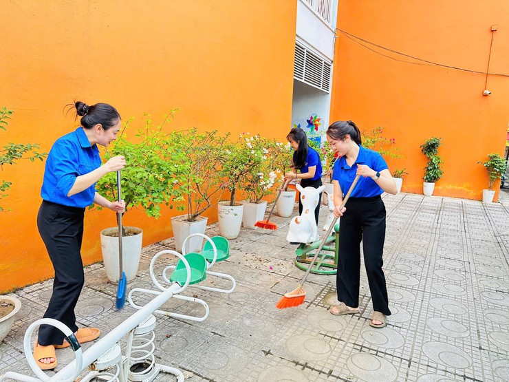Phát huy vai trò đoàn viên thanh niên trong tham gia giữ gìn trật tự đô thị, vệ sinh môi trường tại các tuyến phố trên địa bàn phường- Ảnh 1.