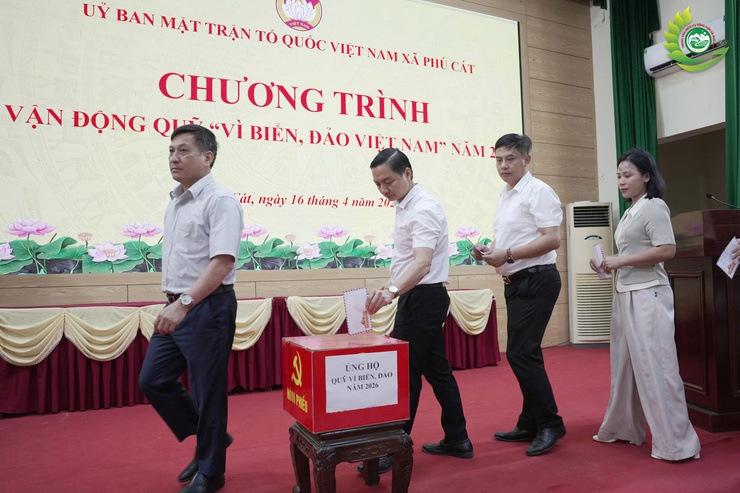 Phú Cát: Phát động ủng hộ Quỹ "Vì biển, đảo Việt Nam" năm 2026, lan tỏa tinh thần đoàn kết- Ảnh 6.