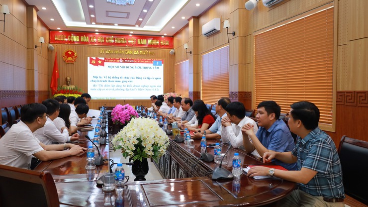 Xã Suối Hai tham dự Hội nghị toàn quốc nghiên cứu, quán triệt và triển khai thực hiện Nghị quyết hội nghị lần thứ 2 BCH trung ương Đảng khóa XIV- Ảnh 1.