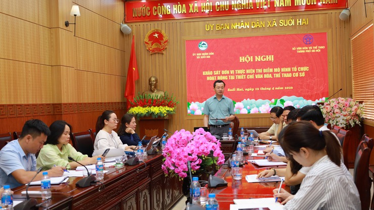 Đoàn khảo sát của Sở Văn hóa và Thể thao Hà Nội làm việc tại xã Suối Hai về thí điểm mô hình tổ chức hoạt động tại thiết chế văn hóa, thể thao cơ sở- Ảnh 1.