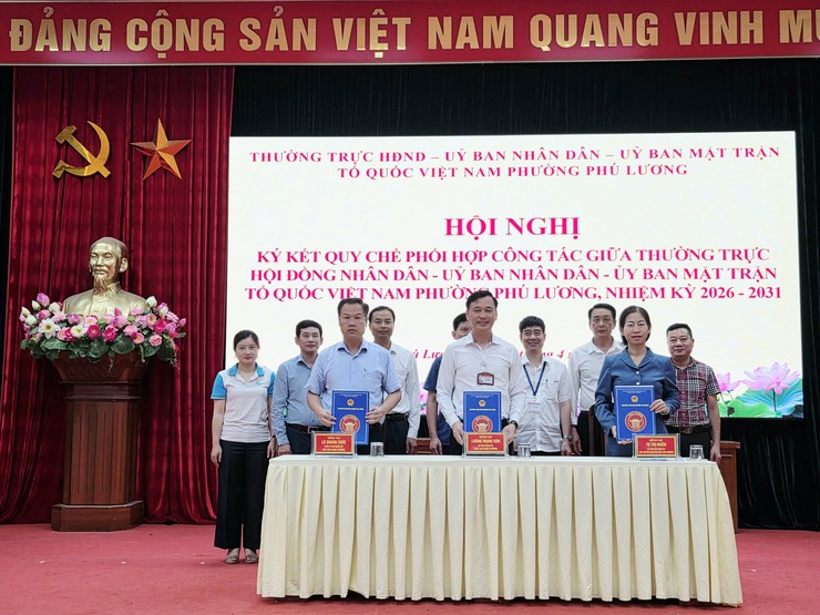 Phường Phú Lương tổ chức ký kết quy chế phối hợp công tác giữa Thường trực HĐND-UBND-UB MTTQ VN phường, nhiệm kỳ 2026 - 2031- Ảnh 2.
