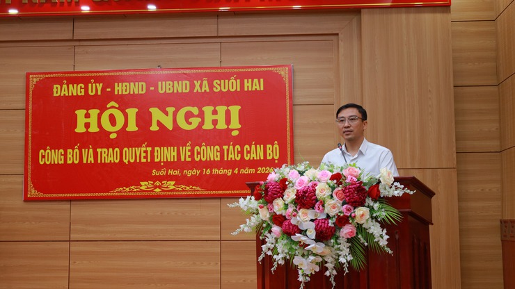 Xã Suối Hai công bố các quyết định về công tác cán bộ- Ảnh 3.