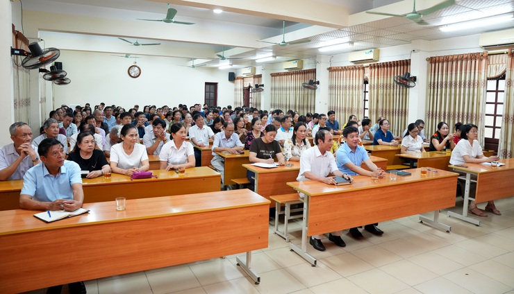 SƠN TÂY TỔ CHỨC HỘI NGHỊ HỌC TẬP, QUÁN TRIỆT, TUYÊN TRUYỀN VÀ TRIỂN KHAI THỰC HIỆN NGHỊ QUYẾT ĐẠI HỘI ĐẠI BIỂU TOÀN QUỐC LẦN THỨ XIV CỦA ĐẢNG.- Ảnh 5.