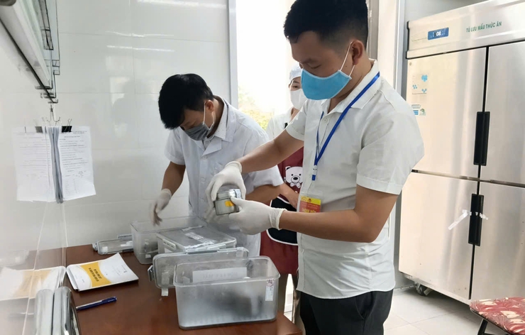 KIỂM TRA CÔNG TÁC AN TOÀN THỰC PHẨM TẠI TRƯỜNG MẦM NON MINH ĐỨC VÀ TIỂU HỌC TRUNG TÚ- Ảnh 3.