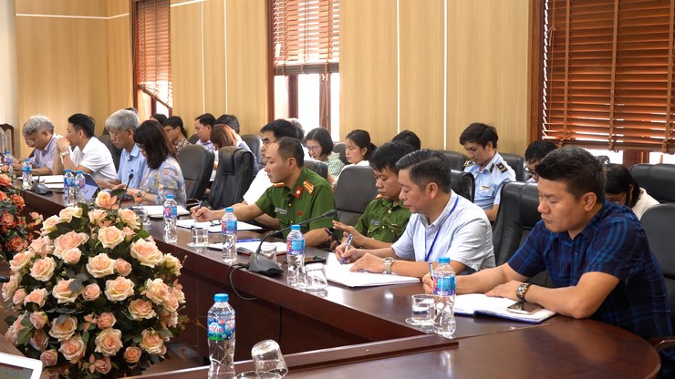 ĐOÀN KIỂM TRA LIÊN NGÀNH THÀNH PHỐ LÀM VIỆC VỚI 12 XÃ VỀ CÔNG TÁC QUẢN LÝ GIẾT MỔ, VẬN CHUYỂN, KINH DOANH ĐỘNG VẬT VÀ SẢN PHẨM ĐỘNG VẬT BẢO ĐẢM AN TOÀN DỊCH BỆNH, AN TOÀN THỰC PHẨM.- Ảnh 3.