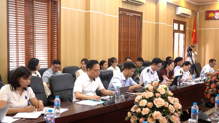 ĐOÀN KIỂM TRA LIÊN NGÀNH THÀNH PHỐ LÀM VIỆC VỚI 12 XÃ VỀ CÔNG TÁC QUẢN LÝ GIẾT MỔ, VẬN CHUYỂN, KINH DOANH ĐỘNG VẬT VÀ SẢN PHẨM ĐỘNG VẬT BẢO ĐẢM AN TOÀN DỊCH BỆNH, AN TOÀN THỰC PHẨM.- Ảnh 4.