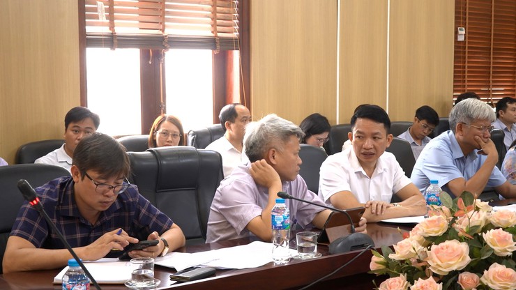 ĐOÀN KIỂM TRA LIÊN NGÀNH THÀNH PHỐ LÀM VIỆC VỚI 12 XÃ VỀ CÔNG TÁC QUẢN LÝ GIẾT MỔ, VẬN CHUYỂN, KINH DOANH ĐỘNG VẬT VÀ SẢN PHẨM ĐỘNG VẬT BẢO ĐẢM AN TOÀN DỊCH BỆNH, AN TOÀN THỰC PHẨM.- Ảnh 6.