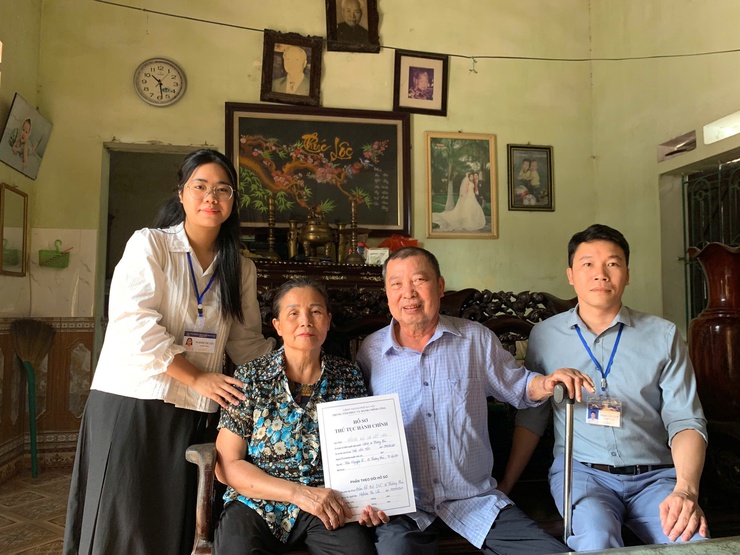 Hỗ trợ đăng ký kết hôn tại nhà cho người cao tuổi: Cách làm linh hoạt từ cơ sở- Ảnh 3.