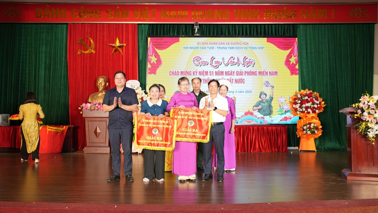 Liên hoan tiêng hat dân ca Ngươi cao tuôi xa Dương Hoa năm 2026- Ảnh 10.