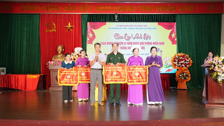 Liên hoan tiêng hat dân ca Ngươi cao tuôi xa Dương Hoa năm 2026- Ảnh 11.