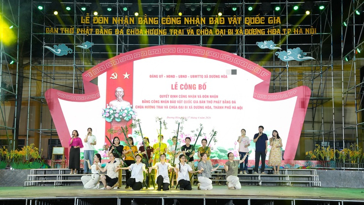 Tổng duyệt chương trình Lễ đón nhận Bằng công nhận Bảo vật Quốc gia Bàn thờ phật bằng đá chùa Hương Trai và Chùa Đại Bi xã Dương Hoà

- Ảnh 4.