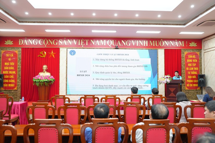 TUYÊN TRUYỀN CHÍNH SÁCH BHXH, BHYT CHO CÁN BỘ KHÔNG CHUYÊN TRÁCH CẤP THÔN, TỔ DÂN PHỐ TRÊN ĐỊA BÀN XÃ- Ảnh 6.