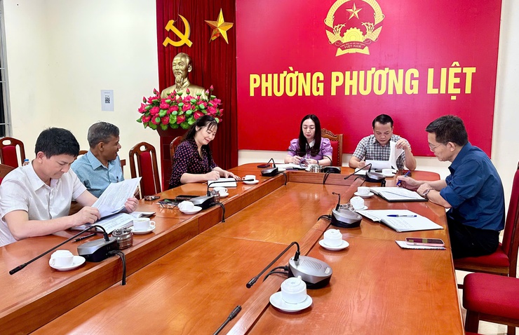 Ban Kinh tế - Ngân sách HĐND phường Phương Liệt phiên họp thứ nhất thông qua nhiều nội dung quan trọng- Ảnh 1.