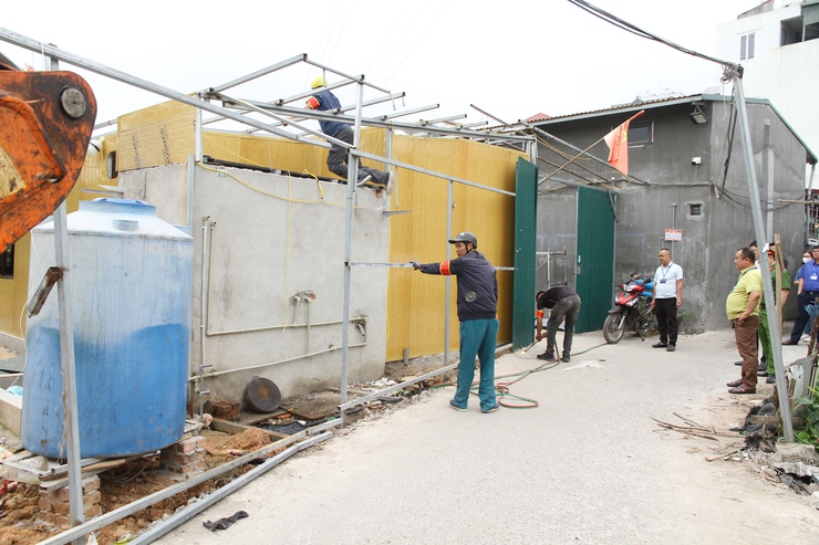Phường Xuân Phương tổ chức cưỡng chế để thi hành biện pháp khắc phục hậu quả đối với công trình vi phạm đất đai- Ảnh 5.
