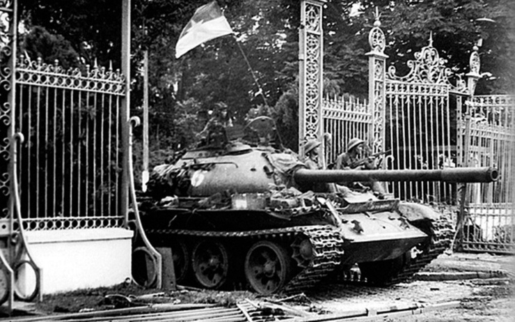 Kỷ niệm 51 năm Ngày Giải phóng miền Nam, thống nhất đất nước: Từ “Mốc son chói lọi trong lịch sử dân tộc” đến khát vọng hùng cường, thịnh vượng
- Ảnh 1.