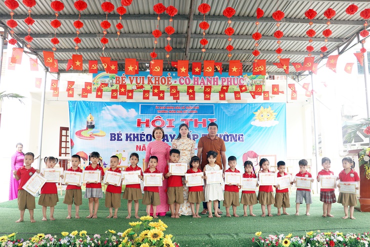 Trường Mầm non Mỹ Lương đã long trọng tổ chức Hội thi “Bé khéo tay” cấp trường năm học 2025–2026- Ảnh 3.