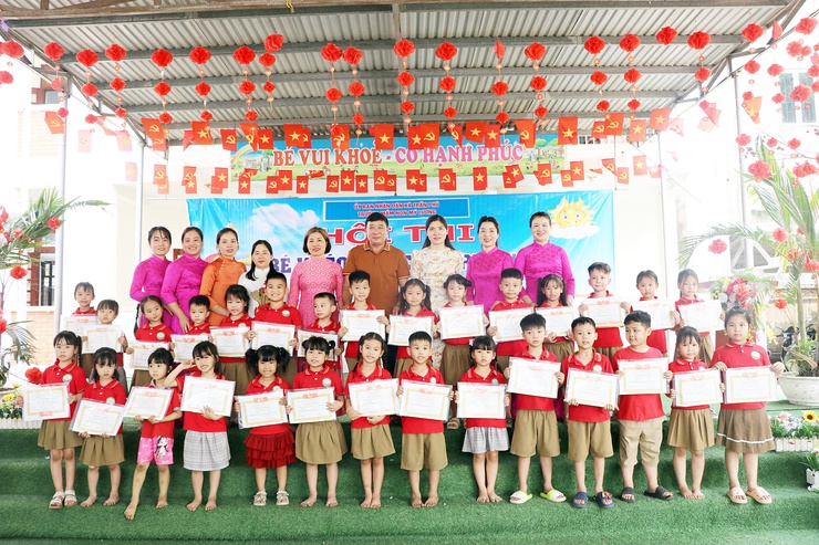 Trường Mầm non Mỹ Lương đã long trọng tổ chức Hội thi “Bé khéo tay” cấp trường năm học 2025–2026- Ảnh 5.