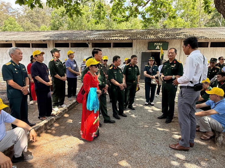 HỘI CỰU CHIẾN BINH PHƯỜNG NGỌC HÀ TỔ CHỨC THÀNH CÔNG CHUYẾN THĂM LẠI CHIẾN TRƯỜNG XƯA- Ảnh 6.