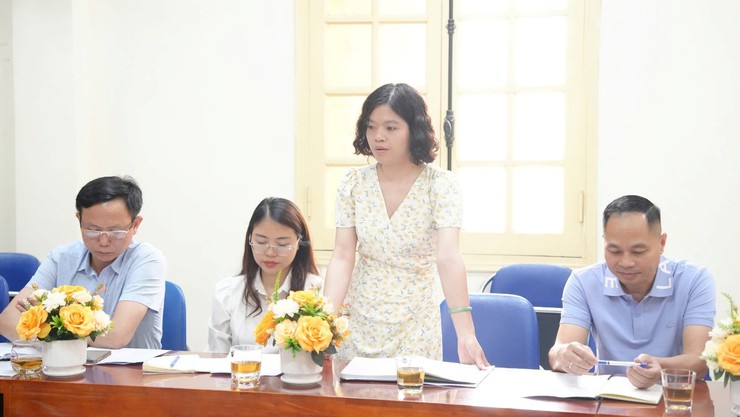 Đồng chí Phó Bí thư Đảng uỷ, Chủ tịch UBND xã An Khánh Hồ Trung Nghĩa làm việc với Trạm Y tế xã- Ảnh 5.