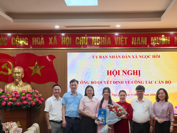 Hội nghị công bố và trao quyết định công tác cán bộ tại xã Ngọc Hồi- Ảnh 5.