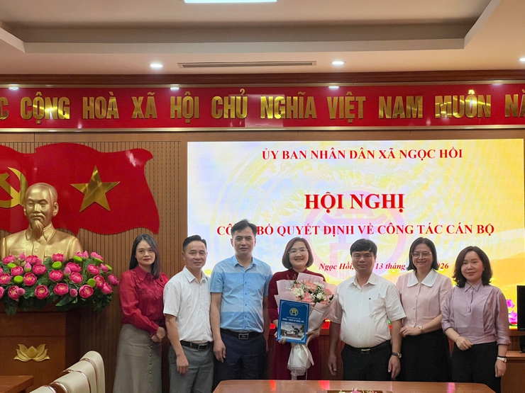 Hội nghị công bố và trao quyết định công tác cán bộ tại xã Ngọc Hồi- Ảnh 6.