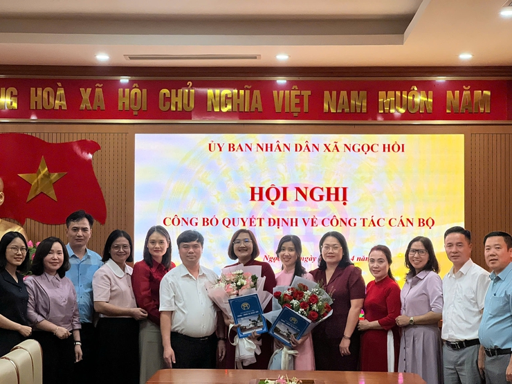 Hội nghị công bố và trao quyết định công tác cán bộ tại xã Ngọc Hồi- Ảnh 7.