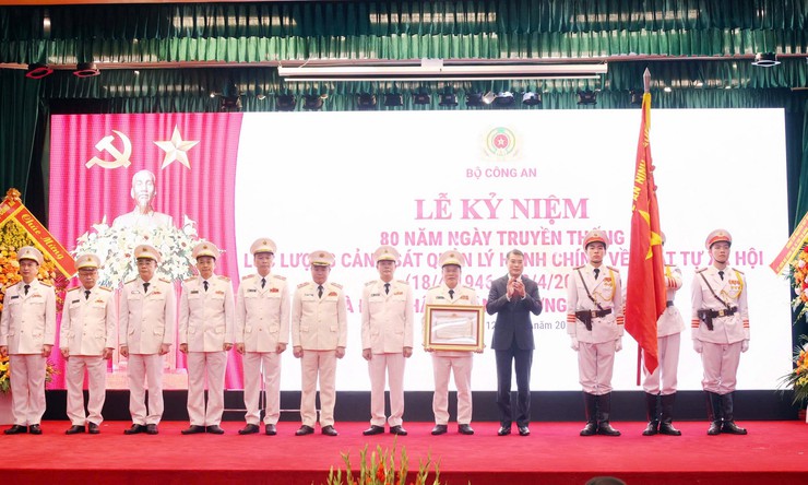 Công an xã  Quảng Bị sôi nổi hoạt động kỷ niệm ngày truyền thống các lực lượng Công an nhân dân- Ảnh 3.