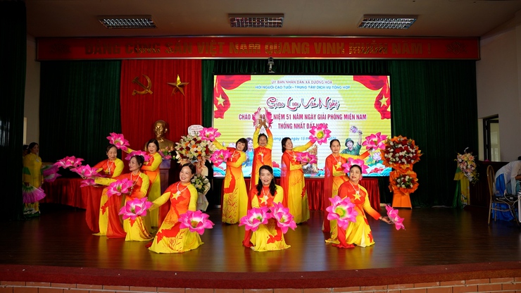 Liên hoan tiêng hat dân ca Ngươi cao tuôi xa Dương Hoa năm 2026- Ảnh 9.