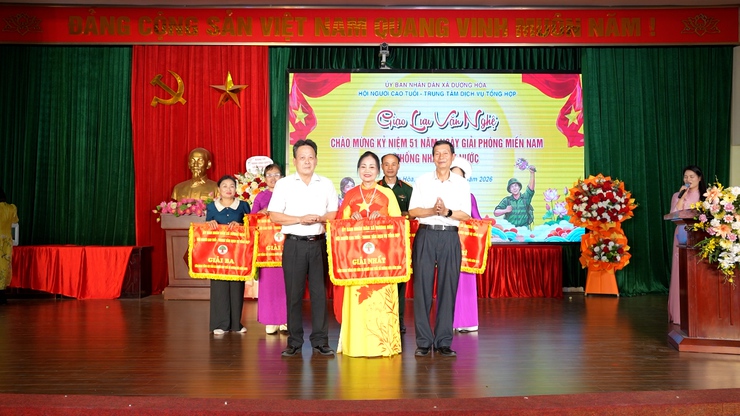 Liên hoan tiêng hat dân ca Ngươi cao tuôi xa Dương Hoa năm 2026- Ảnh 12.