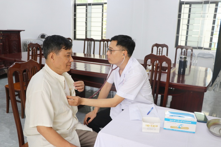 Trạm Y tế xã Trần Phú tổ chức khám, lập hồ sơ quản lý sức khỏe cho người cao tuổi- Ảnh 6.