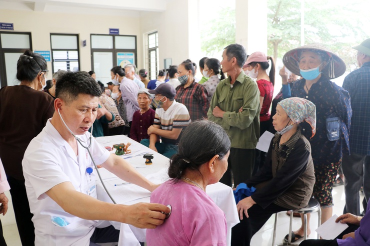 Trạm Y tế xã Trần Phú tổ chức khám, lập hồ sơ quản lý sức khỏe cho người cao tuổi- Ảnh 8.