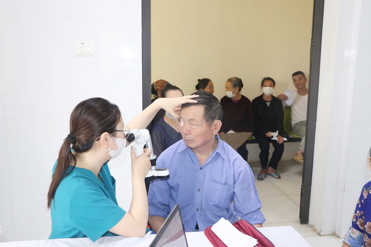 Trạm Y tế xã Trần Phú tổ chức khám, lập hồ sơ quản lý sức khỏe cho người cao tuổi- Ảnh 9.