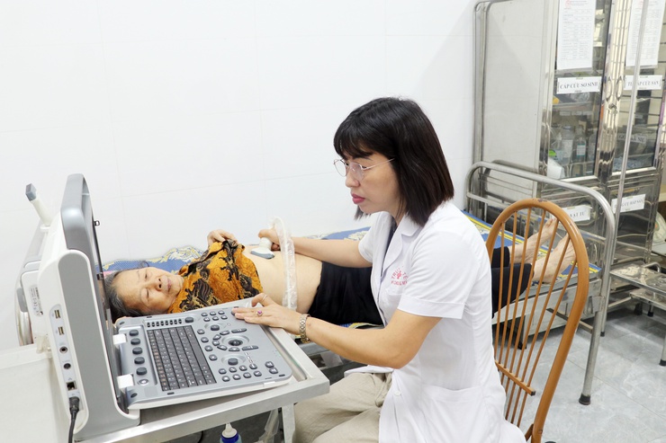 Trạm Y tế xã Trần Phú tổ chức khám, lập hồ sơ quản lý sức khỏe cho người cao tuổi- Ảnh 3.