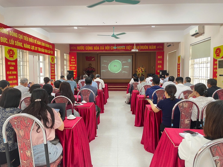 Hội nghị triển khai chiến dịch vệ sinh môi trường, diệt bọ gậy phòng chống sốt xuất huyết năm 2026 tại xã Ngọc Hồi- Ảnh 1.