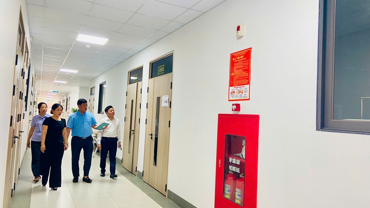 KIỂM TRA CÔNG TÁC CHUẨN BỊ TUYỂN SINH TẠI TRƯỜNG PHỔ THÔNG PHÙNG HƯNG- Ảnh 1.