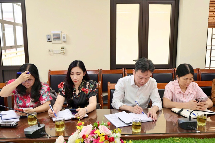 Xã Thiên Lộc tham dự cuộc họp trực tiếp kết hợp trực tuyến, đánh giá kết quả khắc phục các "điểm nghẽn" về an toàn thực phẩm và triển khai "Tháng hành động vì An toàn thực phẩm" năm 2026.- Ảnh 6.