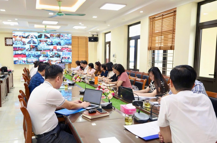 Xã Thiên Lộc tham dự cuộc họp trực tiếp kết hợp trực tuyến, đánh giá kết quả khắc phục các "điểm nghẽn" về an toàn thực phẩm và triển khai "Tháng hành động vì An toàn thực phẩm" năm 2026.- Ảnh 1.