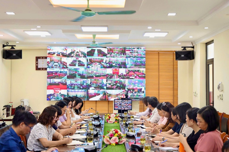 Xã Thiên Lộc tham dự cuộc họp trực tiếp kết hợp trực tuyến, đánh giá kết quả khắc phục các "điểm nghẽn" về an toàn thực phẩm và triển khai "Tháng hành động vì An toàn thực phẩm" năm 2026.- Ảnh 3.