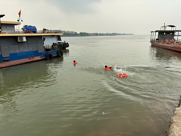 Tuyên truyền, hướng dẫn kỹ năng phòng, chống đuối nước cho học sinh Trường tiểu học Hồng Thái- Ảnh 5.