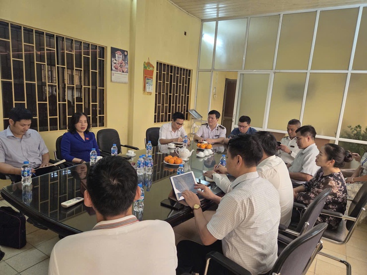 Kiểm tra công tác giết mổ, vệ sinh thú y tại Công ty TNHH Minh Hiền; Công ty cổ phần nông nghiệp BAF Việt Nam; bữa ăn bán trú tại trường tiểu học Thanh Cao- Ảnh 1.