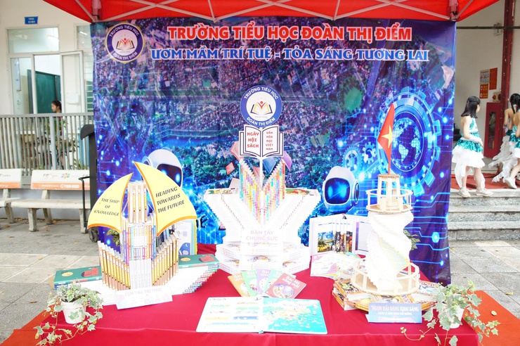 Phường Phú Thượng sôi nổi tổ chức ngày hội sách và văn hóa đọc Việt Nam năm 2026 – lan tỏa tri thức, khơi nguồn đam mê đọc sách- Ảnh 3.