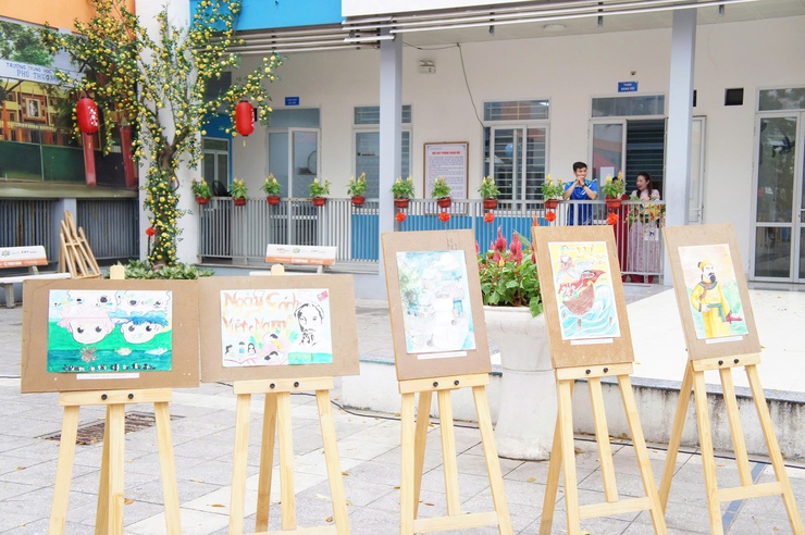 Phường Phú Thượng sôi nổi tổ chức ngày hội sách và văn hóa đọc Việt Nam năm 2026 – lan tỏa tri thức, khơi nguồn đam mê đọc sách- Ảnh 4.