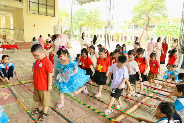 Trường Tiểu học Trường Yên tổ chức Ngày hội đón học sinh mầm non đến trải nghiệm- Ảnh 20.