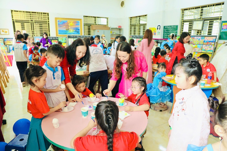 Trường Tiểu học Trường Yên tổ chức Ngày hội đón học sinh mầm non đến trải nghiệm- Ảnh 22.