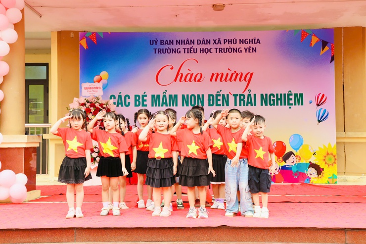 Trường Tiểu học Trường Yên tổ chức Ngày hội đón học sinh mầm non đến trải nghiệm- Ảnh 12.