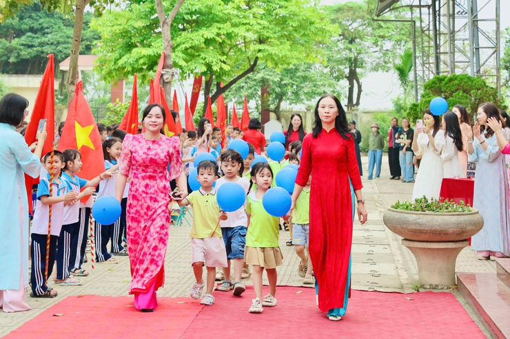 Trường Tiểu học Trường Yên tổ chức Ngày hội đón học sinh mầm non đến trải nghiệm- Ảnh 4.