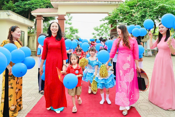 Trường Tiểu học Trường Yên tổ chức Ngày hội đón học sinh mầm non đến trải nghiệm- Ảnh 1.