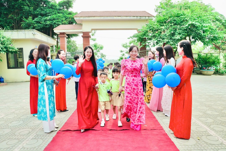 Trường Tiểu học Trường Yên tổ chức Ngày hội đón học sinh mầm non đến trải nghiệm- Ảnh 2.